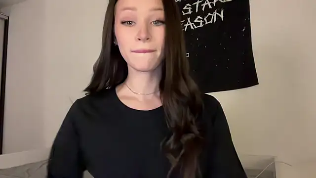 Snapshot of ur_molly chatting on 17, 10, 2025 ur molly online show from 17, 10, 2025