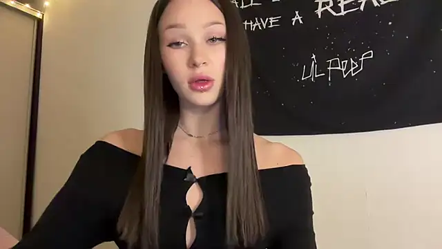 Snapshot of ur_molly chatting on 7, 11, 2025 ur molly online show from 7, 11, 2025