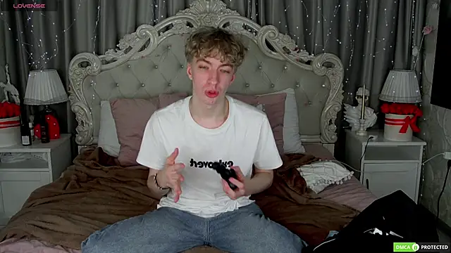 Snapshot of TrevorBenson chatting on 5, 10, 2025 TrevorBenson online show from 5, 10, 2025