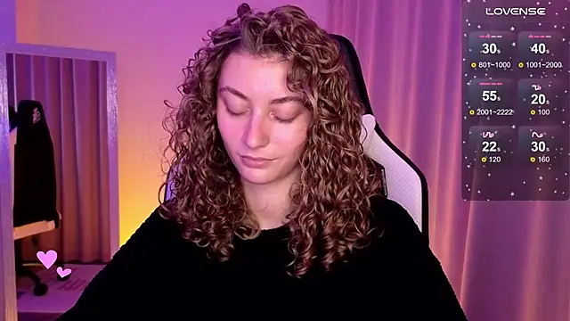 Snapshot of lady_curls chatting on 15, 1, 2025 lady curls online show from 15, 1, 2025