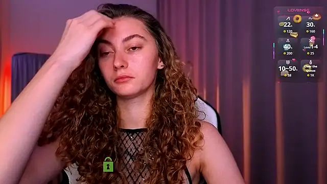 Snapshot of lady_curls chatting on 9, 10, 2025 lady curls online show from 9, 10, 2025