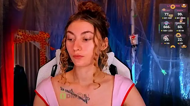 Snapshot of lady_curls chatting on 26, 10, 2025 lady curls online show from 26, 10, 2025