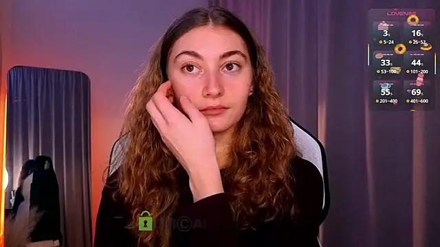 Snapshot of lady_curls chatting on 9, 11, 2025 lady curls online show from 9, 11, 2025