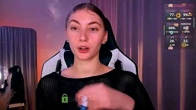 Snapshot of lady_curls chatting on 15, 11, 2025 lady curls online show from 15, 11, 2025