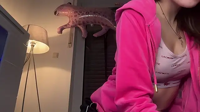 EmilyWi  online show from 10, 1, 2026