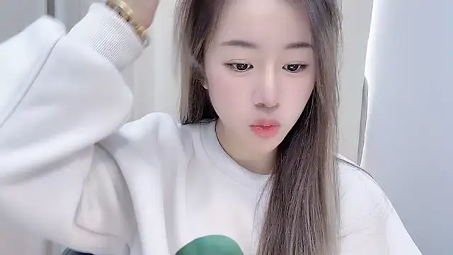 chloe-01 online show from 15, 12, 2024