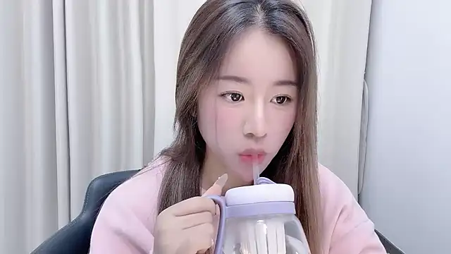 chloe-01 online show from 11, 1, 2025