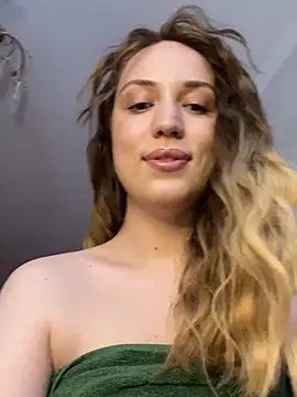 Snapshot of Emily_the_temptress_ chatting on 13, 3, 2025 Emily the temptress online show from 13, 3, 2025