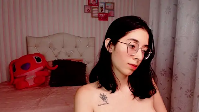 brooklove doll online show from 22, 1, 2025