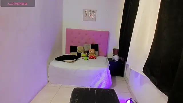 issa kitty online show from 23, 10, 2025