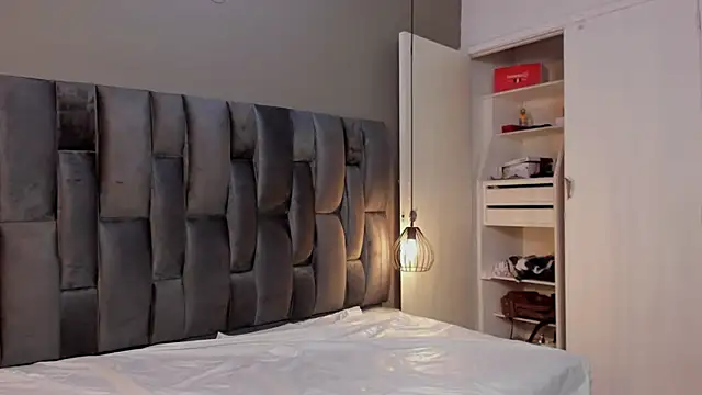 Lorena Vieira  online show from 8, 2, 2025