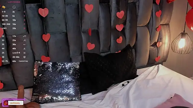 Lorena Vieira  online show from 13, 2, 2025