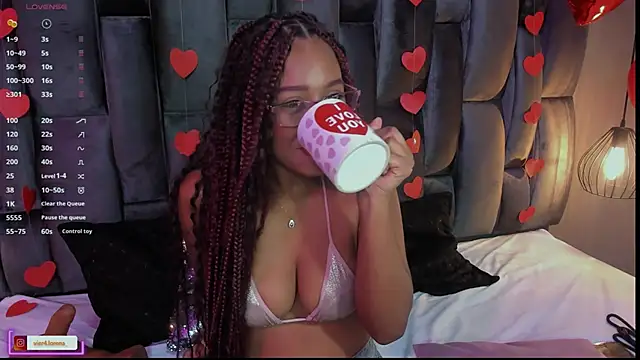 Lorena Vieira  online show from 13, 2, 2025