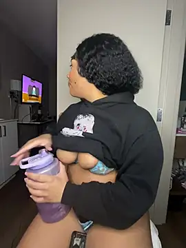 Snapshot of dvtbvby chatting on 18, 2, 2025 dvtbvby online show from 18, 2, 2025