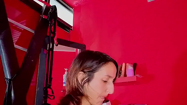 Snapshot of Ambar_Roux_ chatting on 7, 5, 2026 Ambar Roux online show from 7, 5, 2026