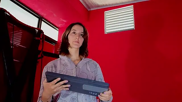 Snapshot of Ambar_Roux_ chatting on 9, 5, 2026 Ambar Roux online show from 9, 5, 2026
