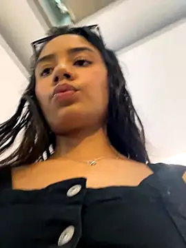 Snapshot of _Luana chatting on 1, 11, 2025 Luana online show from 1, 11, 2025