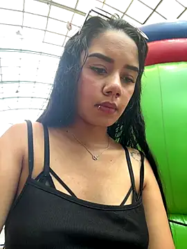 Snapshot of _Luana chatting on 4, 11, 2025 Luana online show from 4, 11, 2025