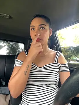 Snapshot of _Luana chatting on 4, 12, 2025 Luana online show from 4, 12, 2025