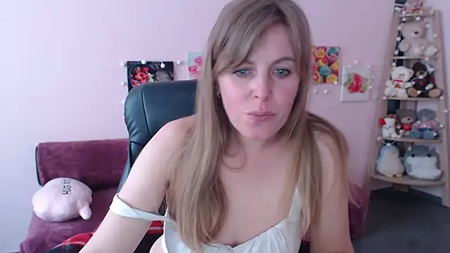 Snapshot of Hot_Milady chatting on 1, 5, 2026 Hot Milady online show from 1, 5, 2026