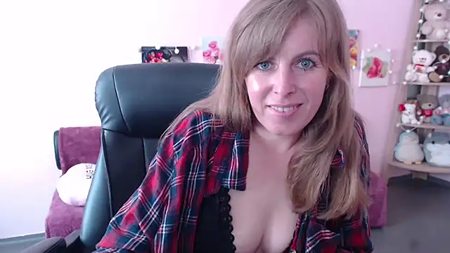 Snapshot of Hot_Milady chatting on 18, 5, 2026 Hot Milady online show from 18, 5, 2026
