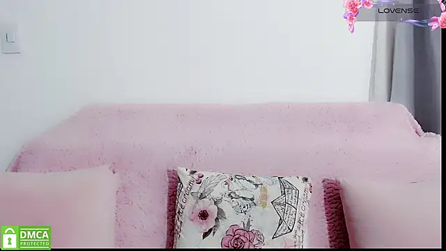 Snapshot of mariana_katto chatting on 24, 6, 2026 mariana katto online show from 24, 6, 2026