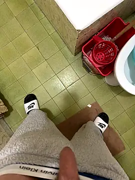 Snapshot of Miky_21 chatting on 25, 11, 2025 Miky 21 online show from 25, 11, 2025