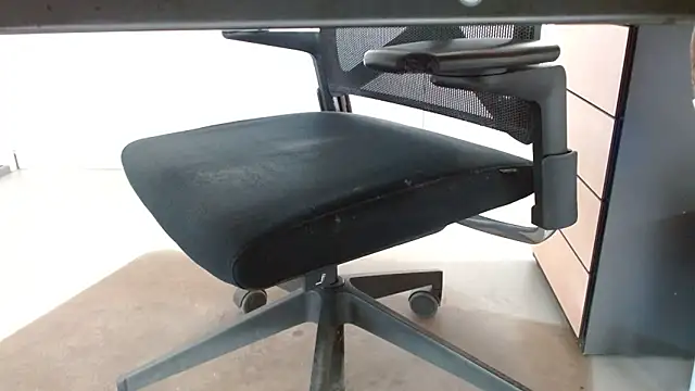 Snapshot of lovewalknaked chatting on 21, 11, 2025 lovewalknaked online show from 21, 11, 2025