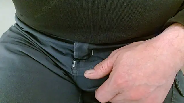 Snapshot of lovewalknaked chatting on 22, 11, 2025 lovewalknaked online show from 22, 11, 2025