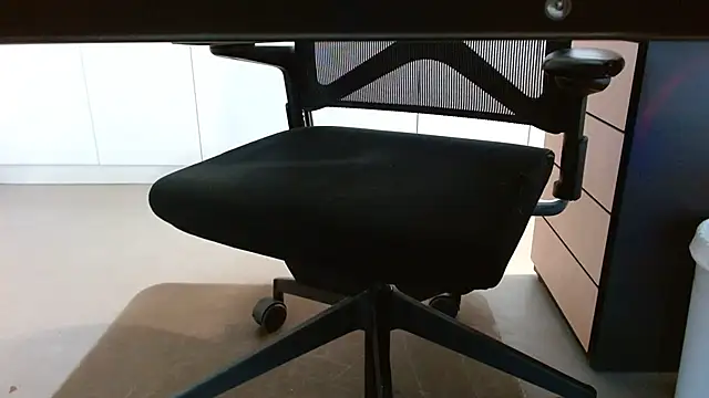 Snapshot of lovewalknaked chatting on 25, 11, 2025 lovewalknaked online show from 25, 11, 2025