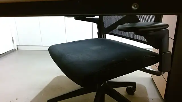 Snapshot of lovewalknaked chatting on 5, 12, 2025 lovewalknaked online show from 5, 12, 2025