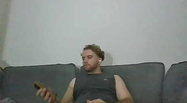 Snapshot of TomAlex chatting on 10, 12, 2024 TomAlex online show from 10, 12, 2024