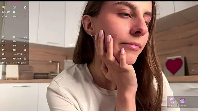 Snapshot of HellPeach chatting on 15, 10, 2025 HellPeach online show from 15, 10, 2025