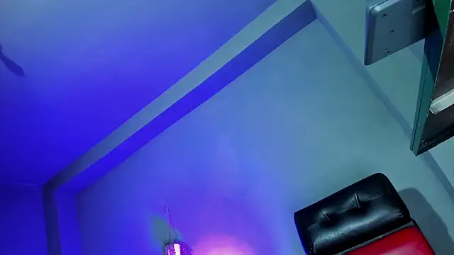 Travistanner 28 online show from 21, 9, 2025