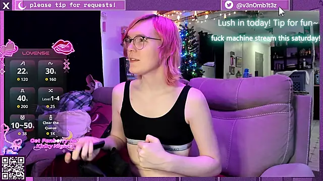 Snapshot of v3n0mb1t3z chatting on 13, 12, 2025 v3n0mb1t3z online show from 13, 12, 2025