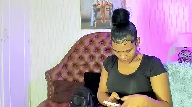 Snapshot of charlotte_ebony chatting on 13, 1, 2025 charlotte ebony online show from 13, 1, 2025