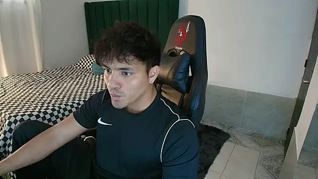 Snapshot of man_dur07 chatting on 3, 6, 2026 man dur07 online show from 3, 6, 2026