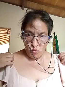 florecita69 online show from 12, 10, 2025