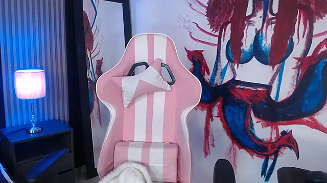 Snapshot of kittyhouse_hs chatting on 30, 4, 2026 kittyhouse hs online show from 30, 4, 2026