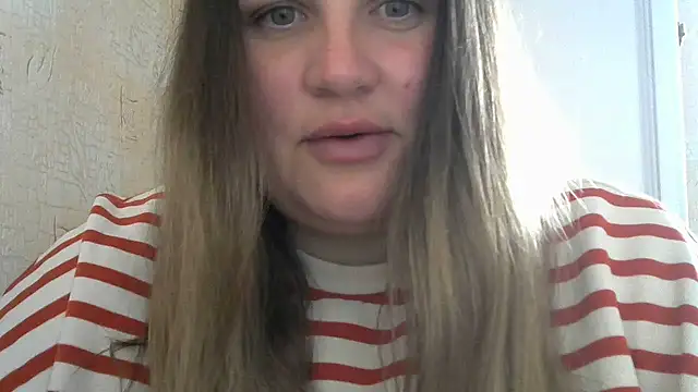 Snapshot of Honeydew-Waves chatting on 8, 4, 2026 Honeydew-Waves online show from 8, 4, 2026