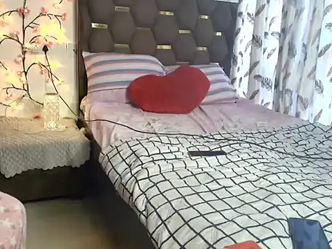 Snapshot of CUTE_princess_143 chatting on 6, 10, 2025 CUTE princess 143 online show from 6, 10, 2025