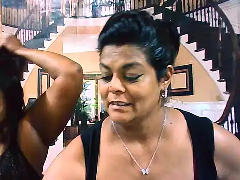 Snapshot of indianCherryPie chatting on 13, 10, 2025 indianCherryPie online show from 13, 10, 2025