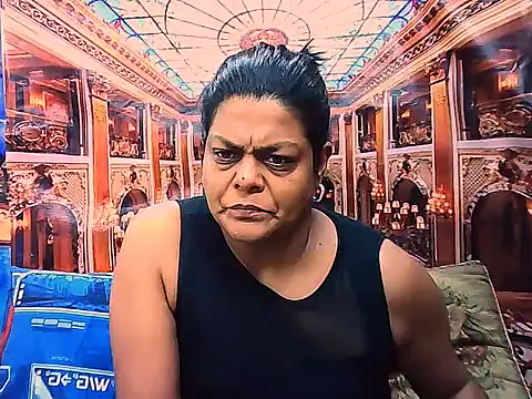 Snapshot of indianCherryPie chatting on 8, 11, 2025 indianCherryPie online show from 8, 11, 2025