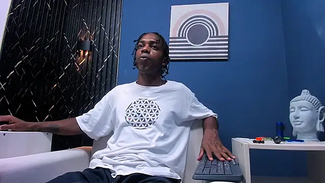Snapshot of LarryCollin chatting on 2, 2, 2025 LarryCollin online show from 2, 2, 2025