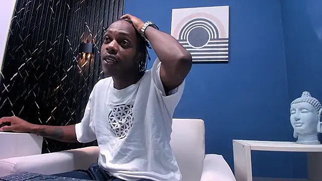 Snapshot of LarryCollin chatting on 2, 2, 2025 LarryCollin online show from 2, 2, 2025