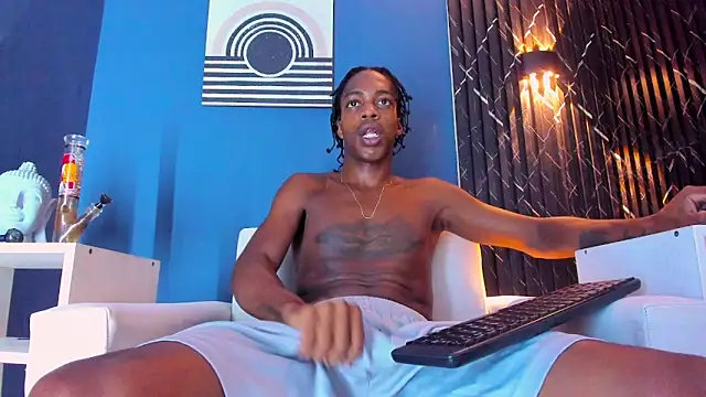 Snapshot of LarryCollin chatting on 4, 2, 2025 LarryCollin online show from 4, 2, 2025