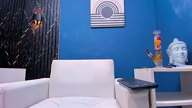 Snapshot of LarryCollin chatting on 5, 2, 2025 LarryCollin online show from 5, 2, 2025