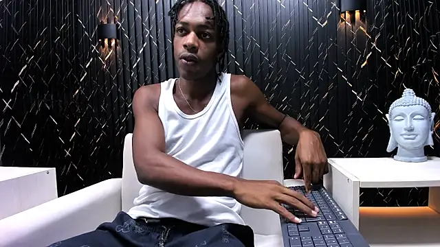 Snapshot of LarryCollin chatting on 11, 2, 2025 LarryCollin online show from 11, 2, 2025