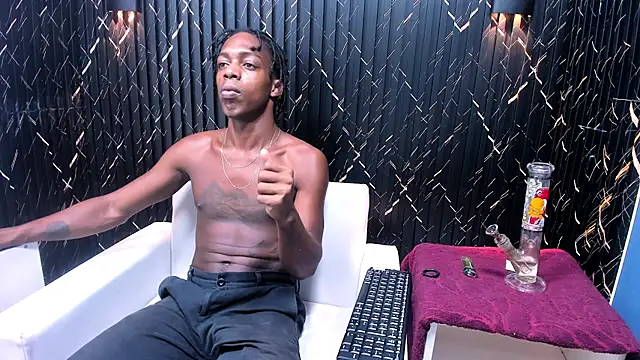 Snapshot of LarryCollin chatting on 12, 2, 2025 LarryCollin online show from 12, 2, 2025