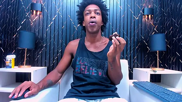 Snapshot of LarryCollin chatting on 15, 2, 2025 LarryCollin online show from 15, 2, 2025
